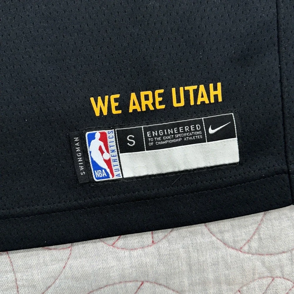 Nike Basketball Jersey Black Utah Jazz Donovan Mitchell / Boys Small